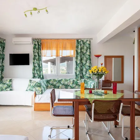 Luxury Πανσιόν Νικήτη