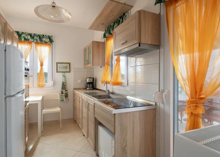 Pensiune Luxury Nikiti (Sithonia)